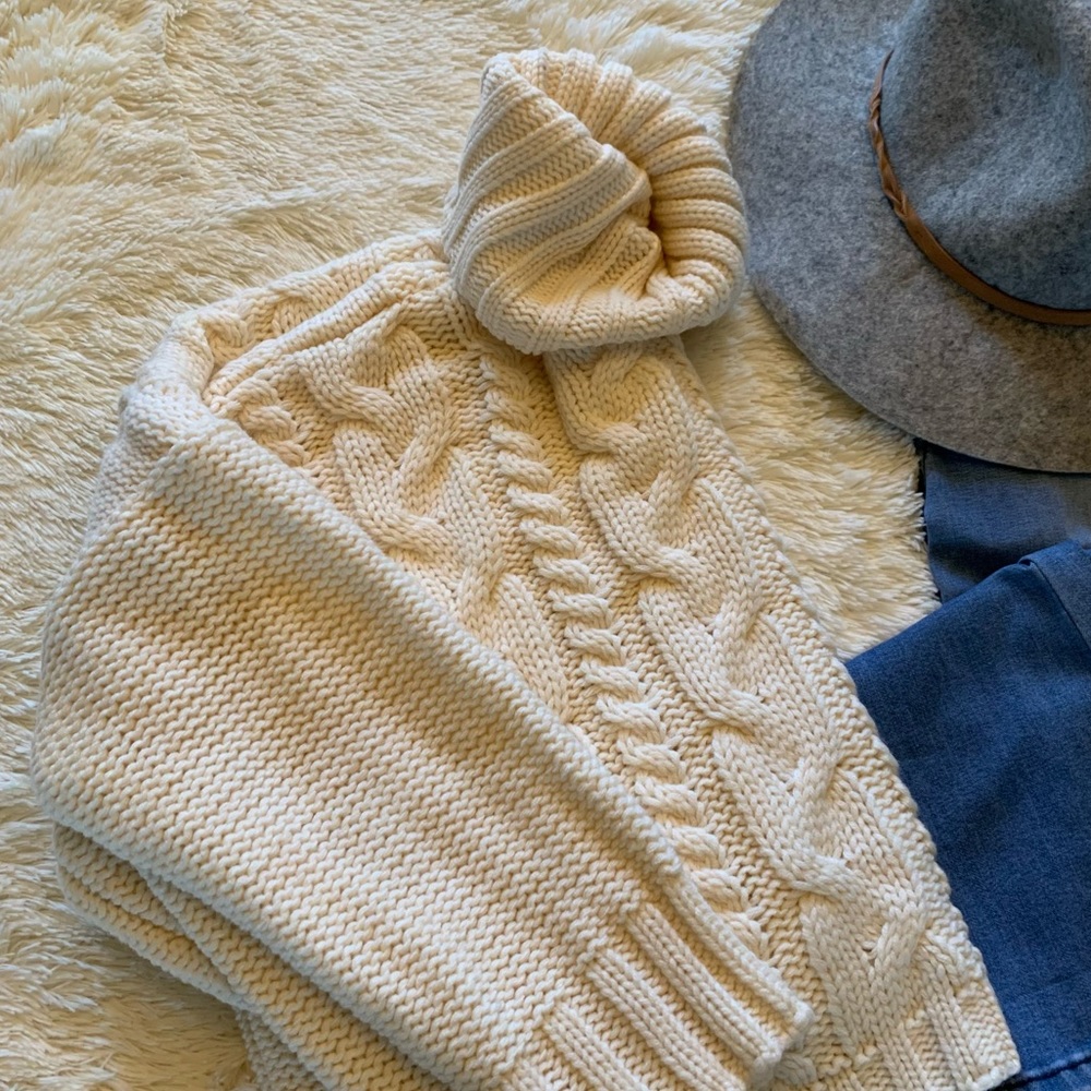 FLASH SALE!  Cable Knit Turtleneck Cozy Sweater - Picture 4 of 9
